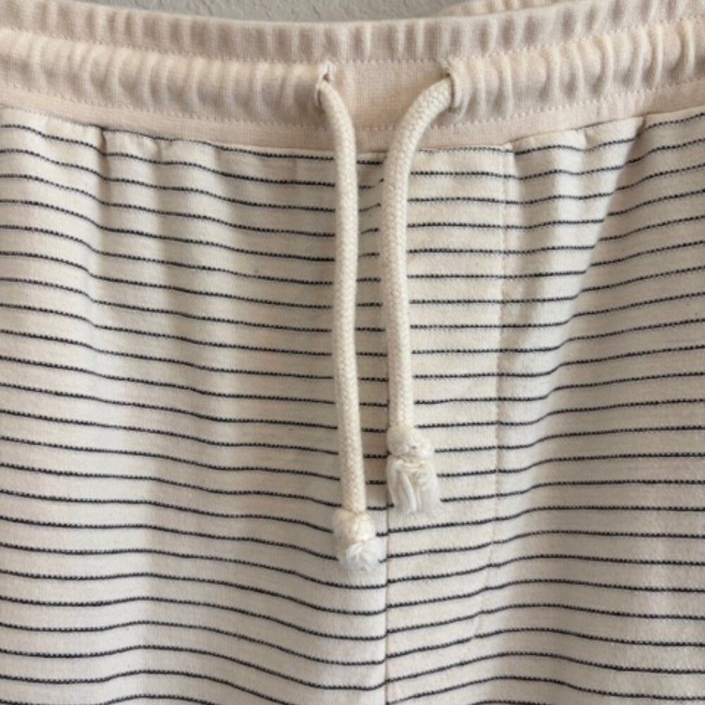 Karl Lagerfeld Mens Textured Stripe Drawstring Shorts Off white/Navy XL Preppy - Picture 3 of 7